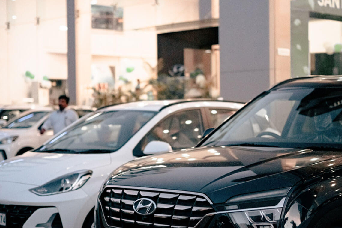 Used-Vehicle Prices Flat, Inventory Increases
