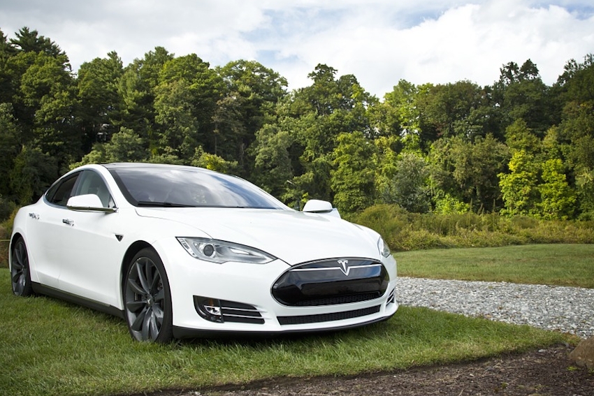 Tesla has added Express Delivery and Direct Drop to help with social distancing car sales