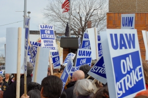The Sept 14 deadline looms as 150,000 UAW workers voted to approve a potential Auto strike. 